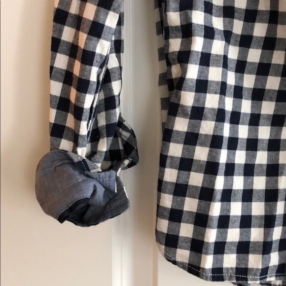 Half button up - Picture 3 of 3